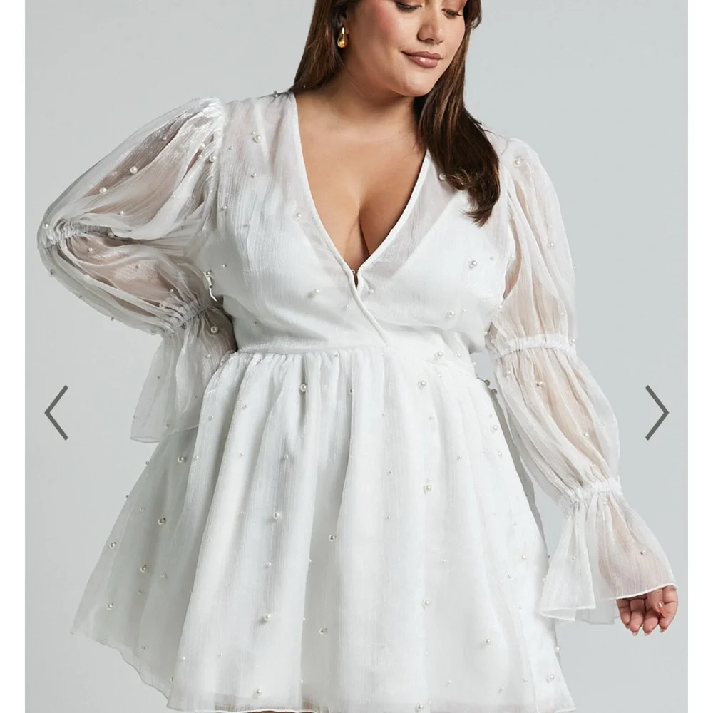 Showpo Solanna Mini Dress - Picture 5 of 6